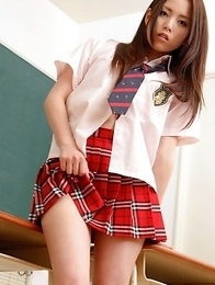 Nanami Kuroki in sexy school uniform is naughty in class Nanami Kuroki in sexy school uniform is naughty in class